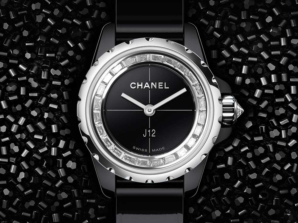 chanel j12 manchette only watch-2017 closeup